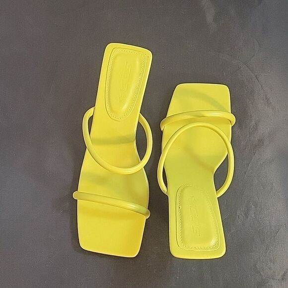 BRAND NEW SODA CANARY-S TWO-STRAP HEELED WOMEN"S SANDALS - Picture 5 of 12